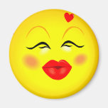 Kissy stellen smiley-Mädchen gegenüber Kühlschrankmagnet