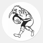 Kiwivogel-Rugbyspieler mit Ball weg abwehrend Sticker