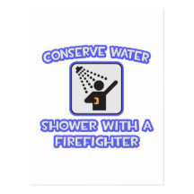 Konservieren Sie Wasser. Dusche mit einem Feuerweh Postkarten
