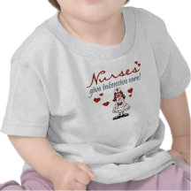 Krankenschwestern geben Intensivpflege-T-Shirts un