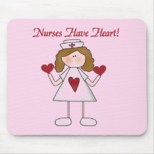 Krankenschwestern haben Herz-T-Shirts und Geschenk Mousepads