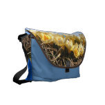 Krokus-Blumen ~ Bote-Tasche Kurier Taschen