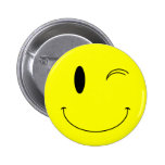 KRW-Gelb, das Smiley blinzelt Anstecknadelbuttons