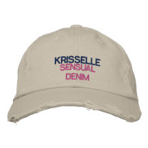 KRYSSELLE BESTICKTE MÜTZE