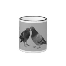 Küssen des Tauben-Geschenk-Bechers Haferl