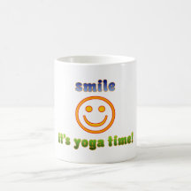 Lächeln ist es Yoga-Zeit! Gesundheits-Fitness-neue Tee Haferl