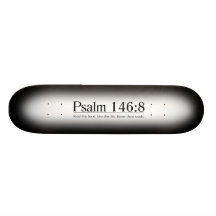 Lesen Sie das Bibel-Psalm-146:8 Skate Board