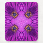 Lila Blumen mit dem Blütenstaub Mousepad