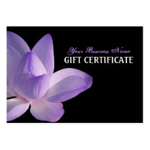 Lila Lotos-Blüte auf schwarzem Geschenk-Zertifikat Visitenkarten