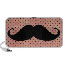 Lustiger Schnurrbart auf niedlichem rosa Polka-Pun Laptop Lautsprecher