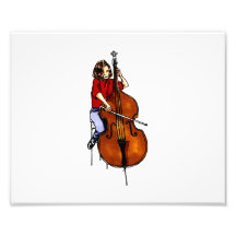 Mädchen, das rotes Bass-Hemd des Orchesters spielt Foto Drucke