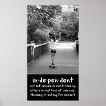 Mädchen Longboard, der Unabhängigkeit feiert Posterdruck