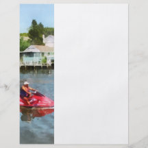Mann auf Jet-Ski Tuckerton Seehafen Flyerdesign