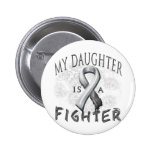 Meine Tochter ist ein Kämpfer-Grau Buttons