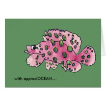 Mit appreciOCEAN Kabeljau-Cartoon danken Fische Ih Karten