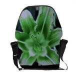 mit Blumen Kuriertasche