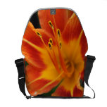 mit Blumen Kuriertasche