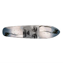 mit einer Kamera von Trebern 2 durch jai tanju Personalisiertes Skateboarddeck