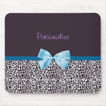 Modischer Leopard-Druck und blaues Band mit Namen Mousepads
