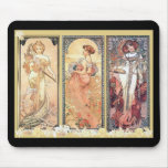Mucha ~ Platte von drei Mauspads