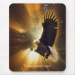 Mystischer Weißkopfseeadler u. Strahlen der Sonnen Mousepads