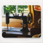Nähmaschine und Lampe Mauspad