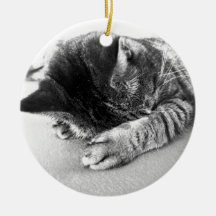 niedlich Katze schläft auf dem Bett süß Weihnachtsornament