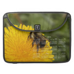 Niedliche Arbeitskraft-Biene; Kalender 2013 MacBook Pro Sleeves