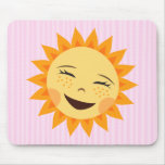 Niedliche kleine glückliche Sonne auf rosa Hinterg