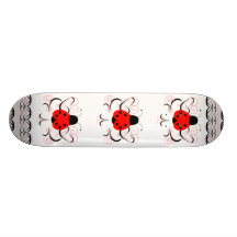 Niedliche künstlerische Herz-Marienkäferskateboard Individuelle Skateboarddecks