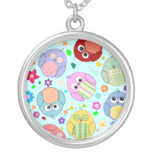Niedlicher Cartoon-Eulen-und Blumen-Entwurf Personalisierter Schmuck