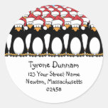 Niedlicher Cartoonfestliche Penguins-Spaß-Adressen Runder Sticker