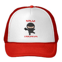 Ninja Bibliothekar mit Buch Netzmütze