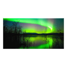 Nordlichter widergespiegelt auf See Bildkarte