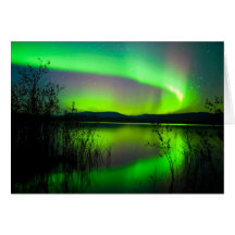 Nordlichter widergespiegelt auf See Grußkarten