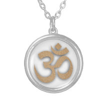 OM am Strand-Yoga Amulett