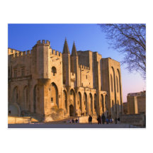 Palace des Papstes in Avignon mit Leuten Postkarte