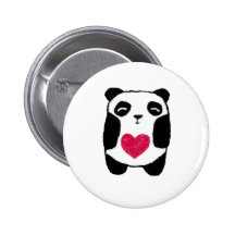 Panda-Bär mit einem Herzstift Button