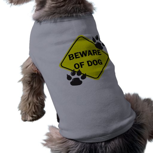 Passen Sie vom Hund mit den Tatzen auf - verfolgen Haustiershirts