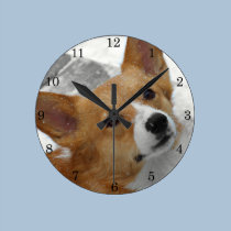 Pembroke-WaliserCorgi in der Schnee-Uhr wanduhren