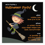 Personalisiertes kleines Hexe-Halloween-Party lädt Individuelle Ankündigung