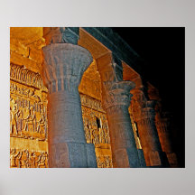 Philae Tempel-Hieroglyphen und Spalten nachts Posterdrucke
