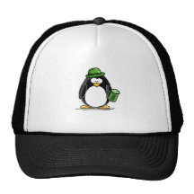Pinguin mit grünem Bier Mütze