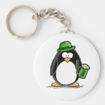 Pinguin mit grünem Bier Schlüsselanhänger
