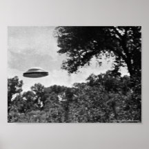 Projekt blaues Buch-UFO über Baum-Plakat