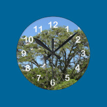 Reiher in einer Baum-Wanduhr wanduhren
