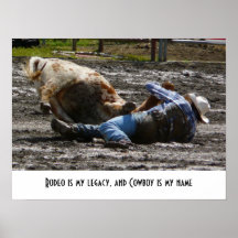 Rodeo-Cowboy, der im Schlamm Roping ist Posterdruck