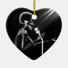 RÖNTGENBLICK-SKELETON GESANG AUF RETRO MIC - B&W WEIHNACHTSBAUM ORNAMENTE