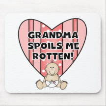 Rosa Großmutter verdirbt mich T-Shirts und Geschen Mauspad