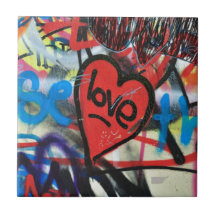 Rot gemalter Herz-Liebe Graffiti Keramikkacheln